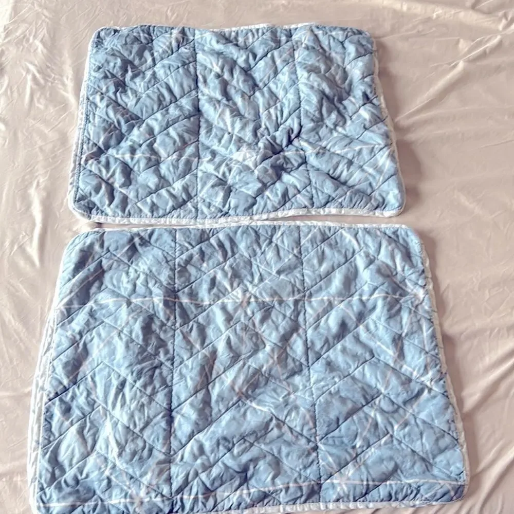 Reversible full size bed comforter thin plus two pillowcases